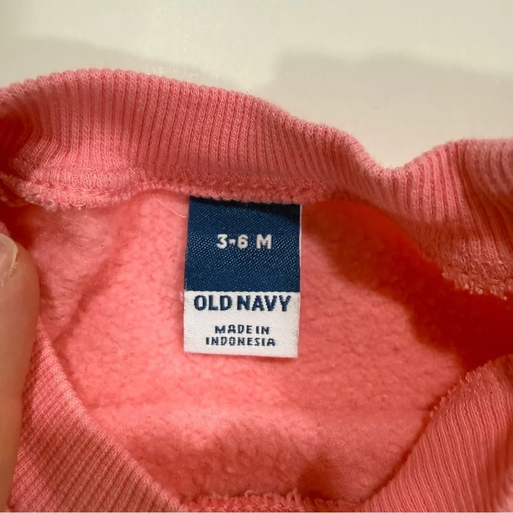 Old Navy 3-6 month Pink Snow Girl Sweater/Sweatshirt- like new!